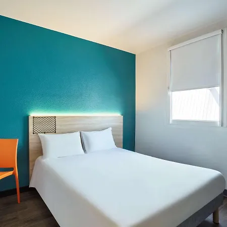 Hotelf1 Rénové Hotel