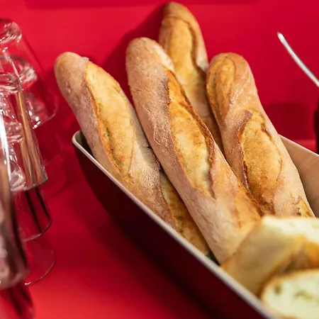 Ξενοδοχείο Hotelf1 *